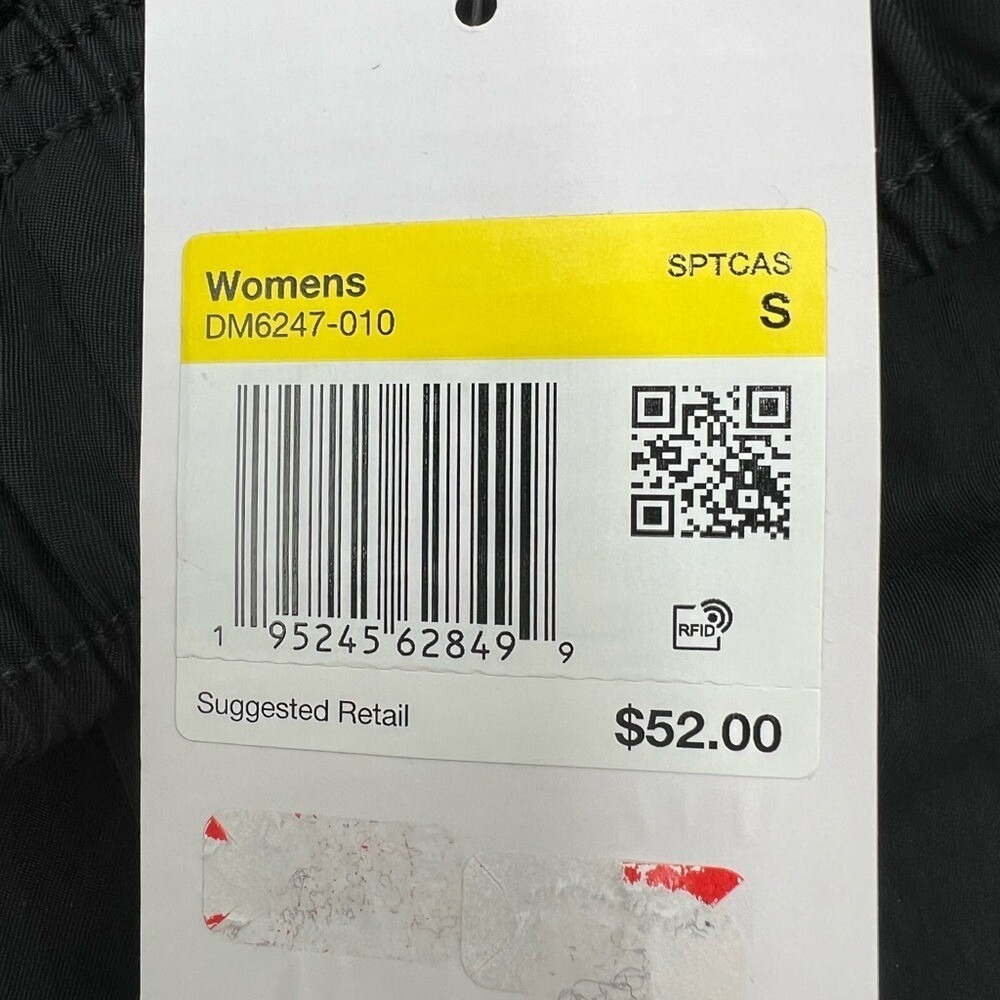 Nike Black Women's Cargo Shorts - Picture 5 of 9